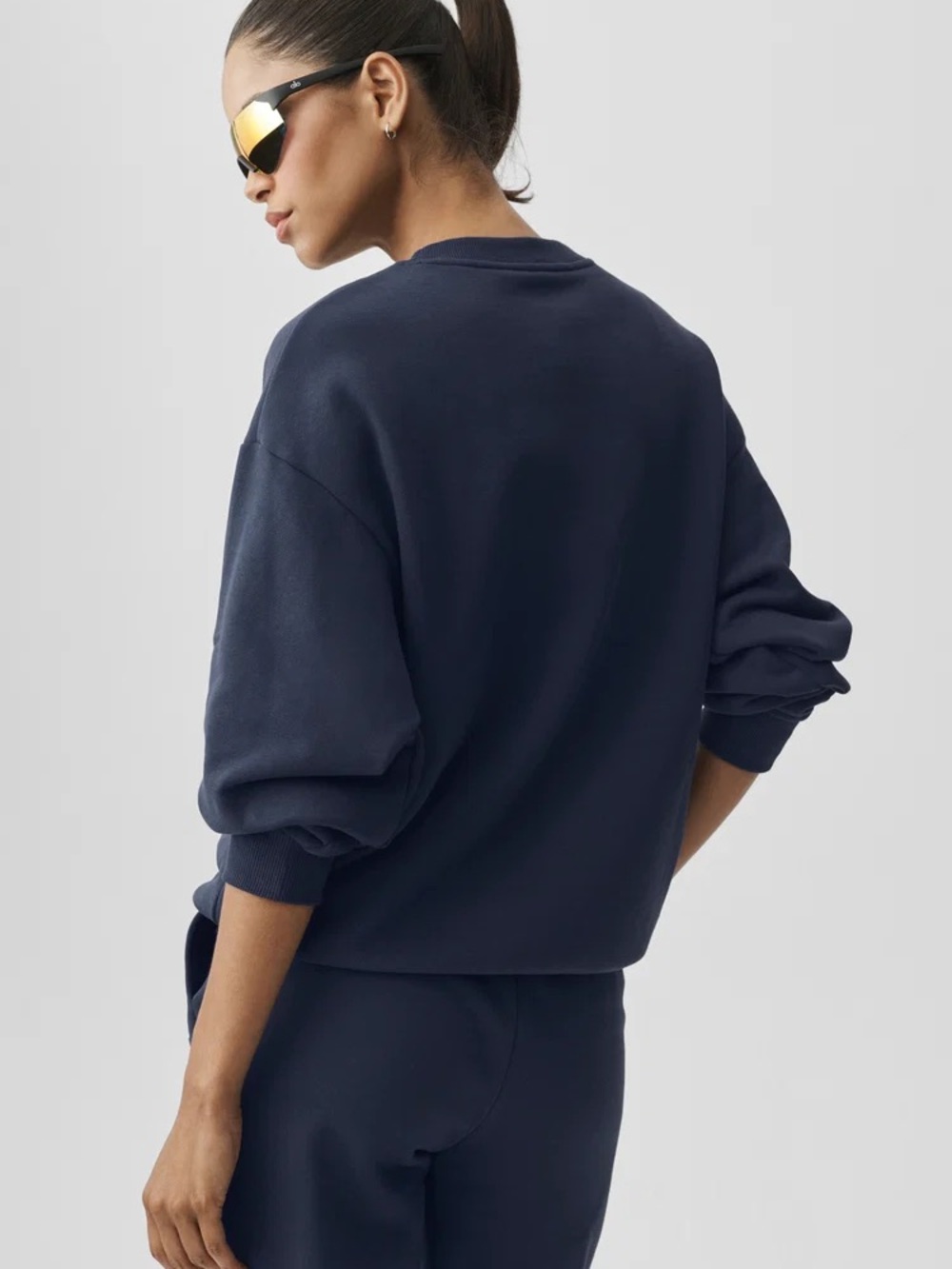 ALO Accolade Sweatshirt Navy Sizes (XS-XL) - Picture 2 of 2